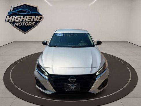 Used 2024 Nissan Altima 2.5 SV FWD image 10