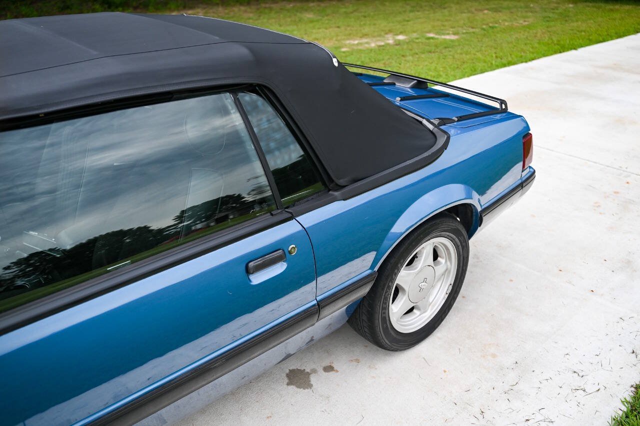 Used 1989 Ford Mustang LX RWD image 16