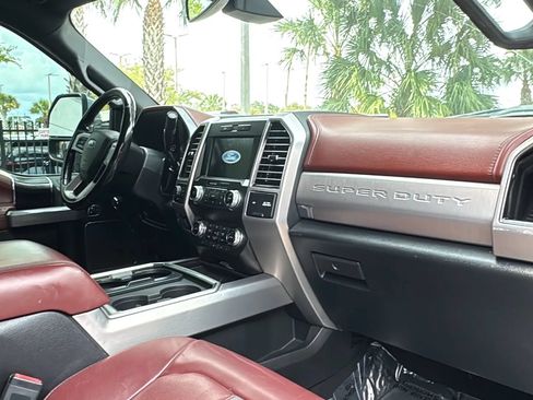 Used 2019 Ford F250 Platinum AWD/4WD image 9