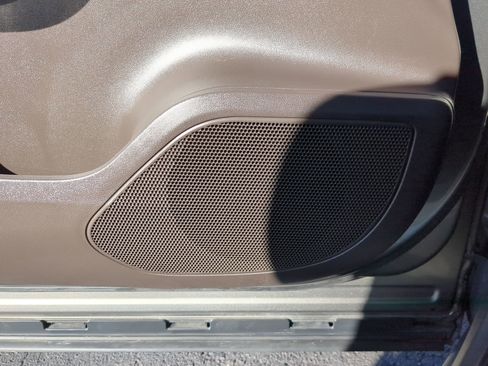 Used 2018 Jaguar F-PACE Prestige image 19