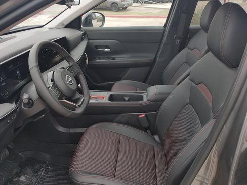 New 2026 Nissan Kicks SR FWD image 15