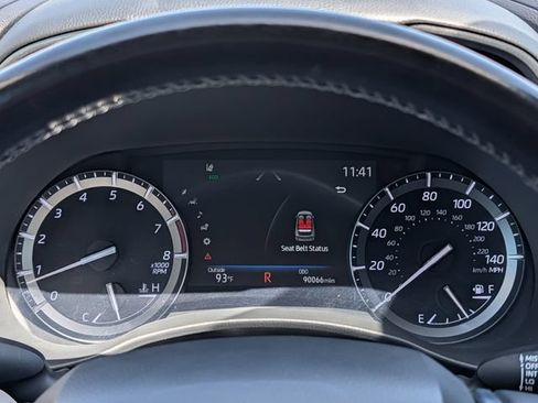 Used 2020 Toyota Highlander XLE FWD image 14