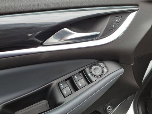 Certified 2024 Buick Enclave Essence image 28