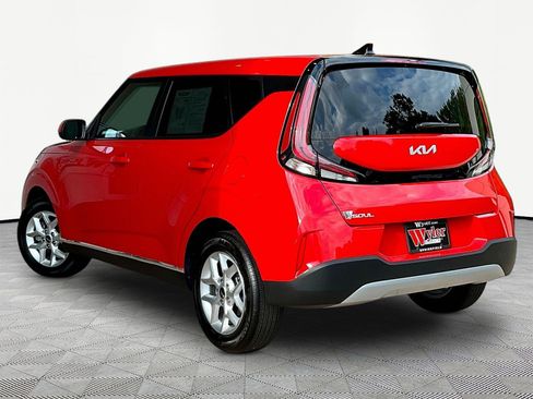 Used 2025 Kia Soul LX w/ LX Technology Package FWD image 4