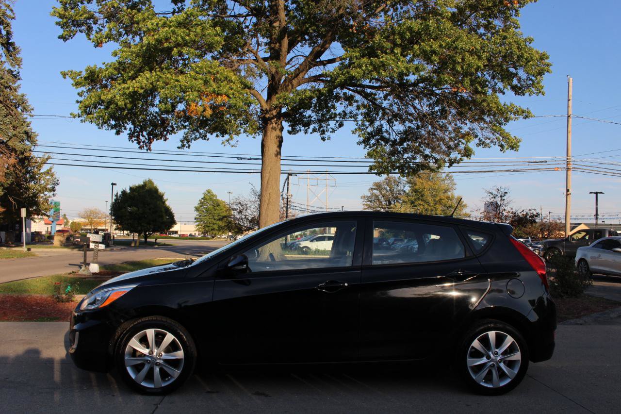 Used 2014 Hyundai Accent SE FWD image 6