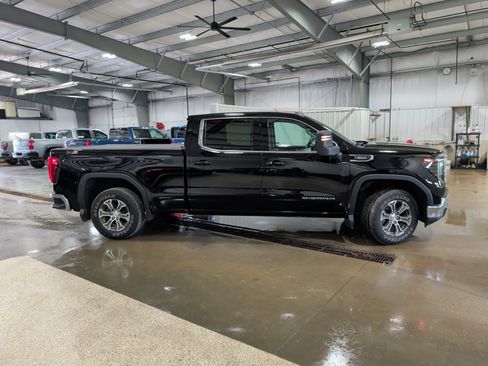 Used 2024 GMC Sierra 1500 SLE w/ Preferred Package AWD/4WD image 2