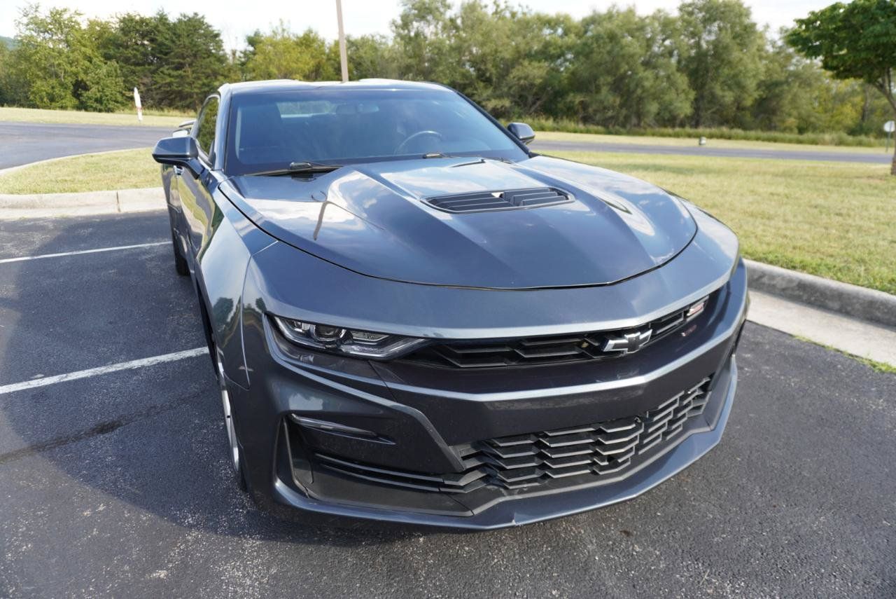 Used 2020 Chevrolet Camaro SS RWD image 16
