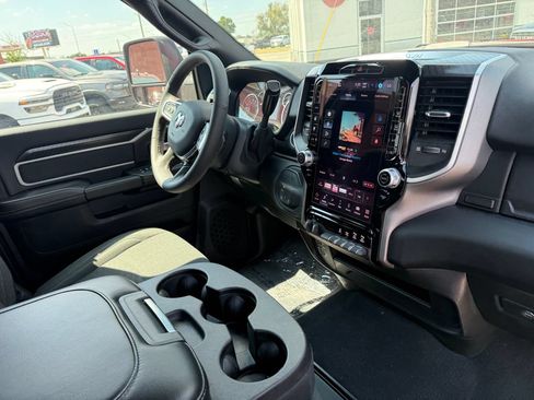 Used 2026 RAM 2500 Big Horn AWD/4WD image 4