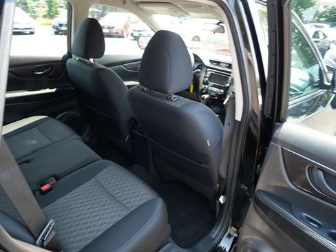 Used 2019 Nissan Rogue S AWD/4WD image 22
