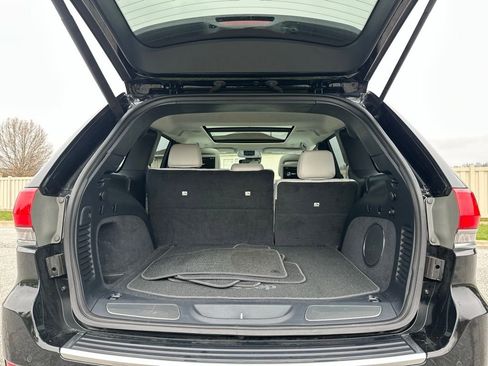 Used 2018 Jeep Grand Cherokee Summit image 24