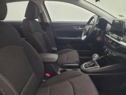 Used 2021 Kia Forte LXS FWD image 21