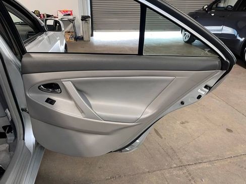 Used 2009 Toyota Camry Hybrid image 14