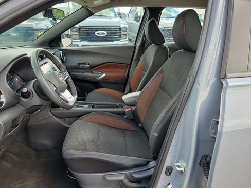 Certified 2023 Nissan Kicks SR FWD image 11