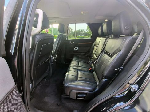 Used 2017 Land Rover Discovery HSE image 29