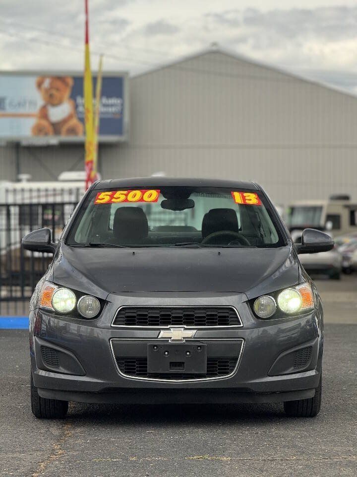 Used 2013 Chevrolet Sonic LT FWD image 2