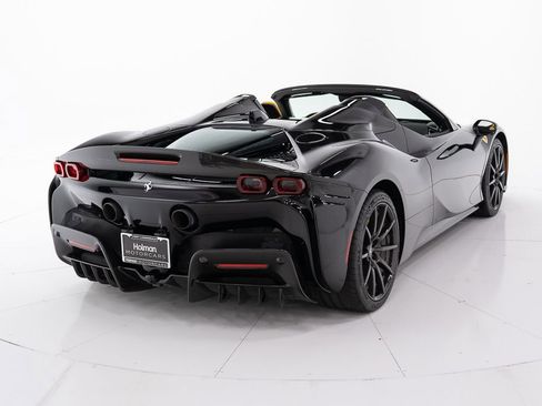 Used 2022 Ferrari SF90 Spider AWD/4WD image 5