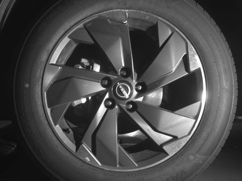 Used 2025 Nissan Rogue SV FWD image 12