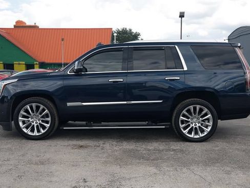 Used 2018 Cadillac Escalade Premium Luxury RWD image 4