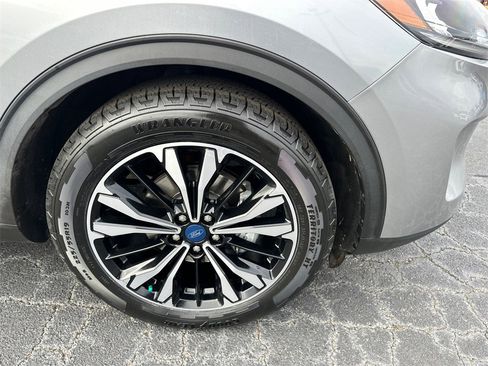 Certified 2022 Ford Escape SE w/ SE Sport Appearance Package image 12