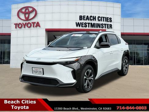 Certified 2025 Toyota bZ4X FWD image 6