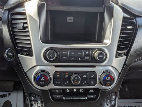 Used 2016 GMC Yukon XL SLT w/ Open Road Package AWD/4WD image 29