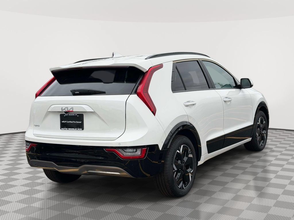 Certified 2025 Kia Niro Wave w/ Wave Preserve Package FWD image 3