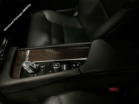 Used 2019 Volvo XC90 T8 Momentum w/ Advanced Package image 27