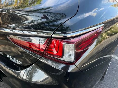 Used 2023 Lexus ES 350 w/ Accessory Package (Z1) FWD image 37