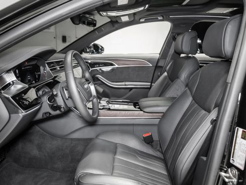 Used 2025 Audi A8 L 3.0T AWD/4WD image 2
