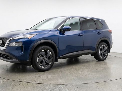 Used 2025 Nissan Rogue SV FWD image 3