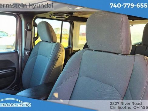Used 2018 Jeep Wrangler Unlimited Sport S AWD/4WD image 21