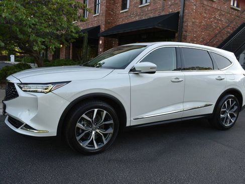 Used 2022 Acura MDX SH-AWD w/ Technology Package image 2