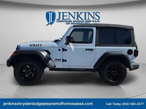 Certified 2022 Jeep Wrangler Willys image 5