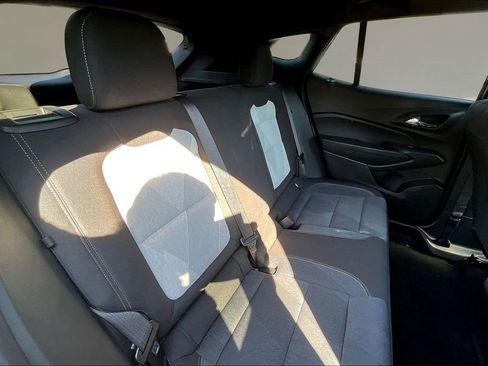 Used 2024 Chevrolet Trax RS w/ Sunroof Package FWD image 21
