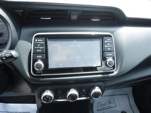 Used 2022 Nissan Kicks S FWD image 16