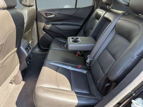 Used 2018 Chevrolet Equinox Premier FWD image 23