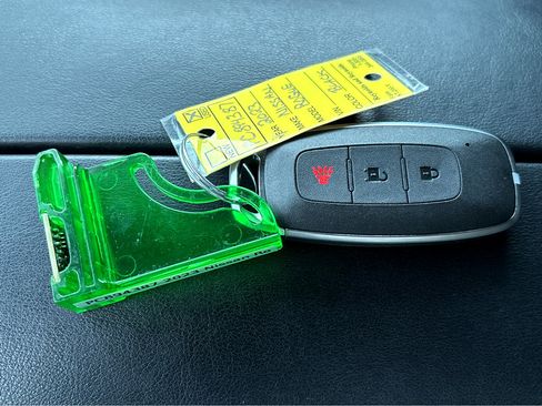 Certified 2023 Nissan Rogue S image 32