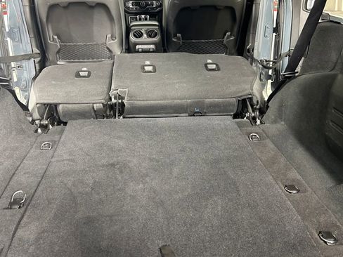 Used 2024 Jeep Wrangler Unlimited Rubicon image 21