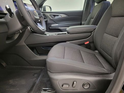 New 2026 Chevrolet Traverse LT w/ Driver Confidence Package image 3