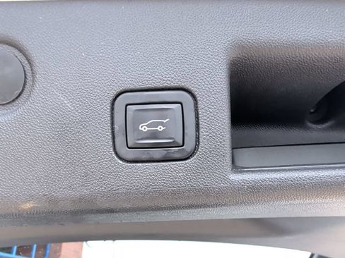 Used 2022 Chevrolet Equinox LT AWD/4WD image 29
