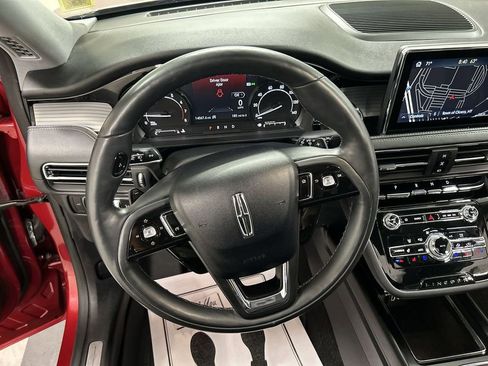 Used 2022 Lincoln Corsair Standard w/ Premium Package image 4