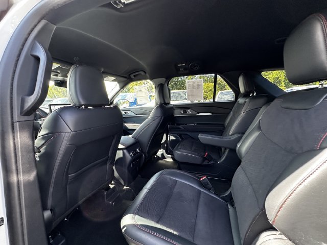Used 2025 Ford Explorer ST AWD/4WD image 18