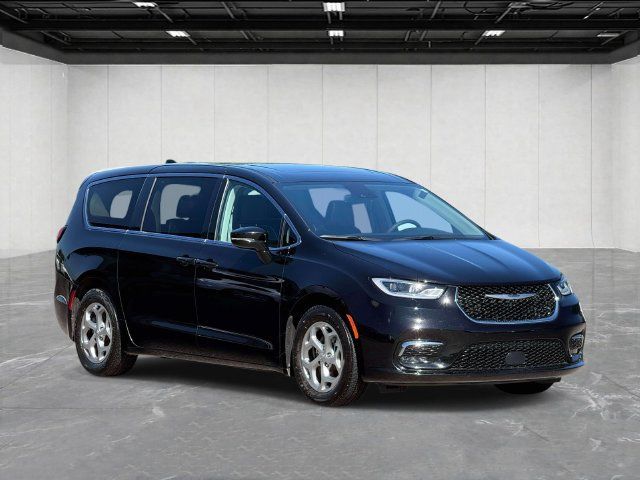 Certified 2024 Chrysler Pacifica Limited FWD image 3