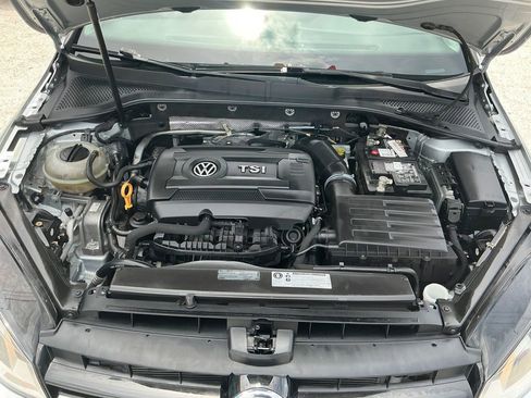 Used 2016 Volkswagen Golf S image 34