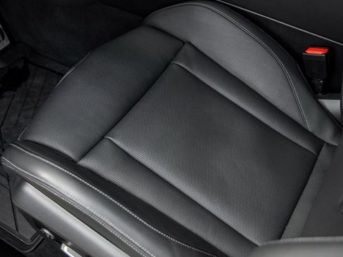 Used 2025 BMW M5 w/ Carbon Package image 23