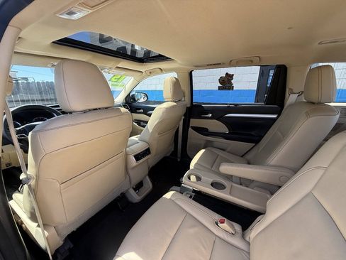 Used 2015 Toyota Highlander XLE AWD/4WD image 15