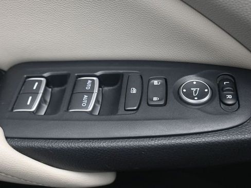 Used 2019 Honda Accord EX image 15