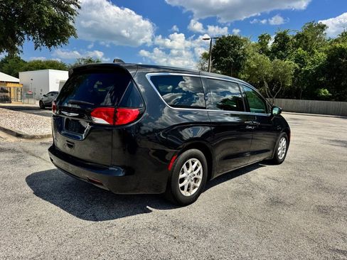 Used 2023 Chrysler Voyager LX FWD image 7