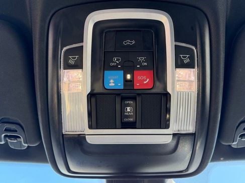 Certified 2025 RAM 1500 Laramie image 33