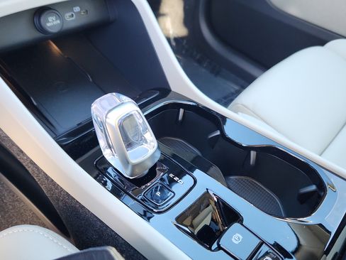 New 2026 Volvo XC40 B5 Ultra w/ Climate Package image 14